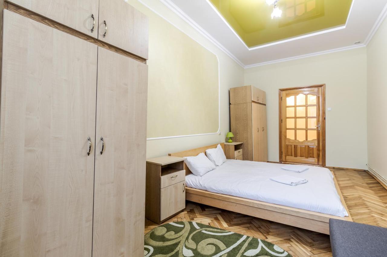 Akademika Hnatyuka Apartment Lviv Exterior foto