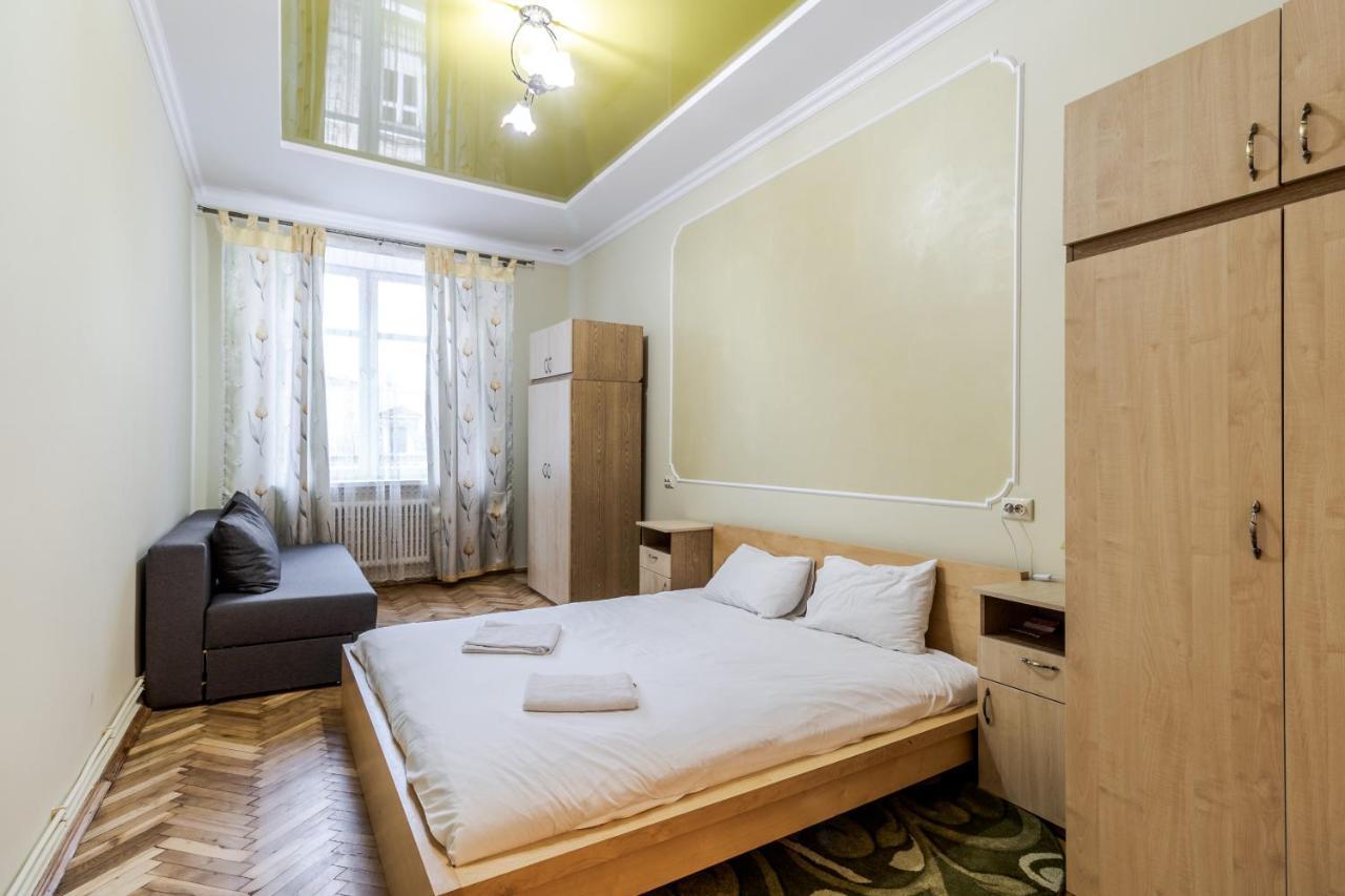 Akademika Hnatyuka Apartment Lviv Exterior foto