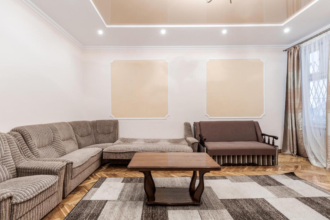 Akademika Hnatyuka Apartment Lviv Exterior foto