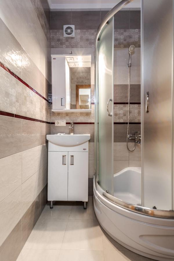 Akademika Hnatyuka Apartment Lviv Exterior foto